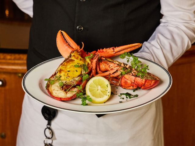 La Coupole Homard entier à la parisienne